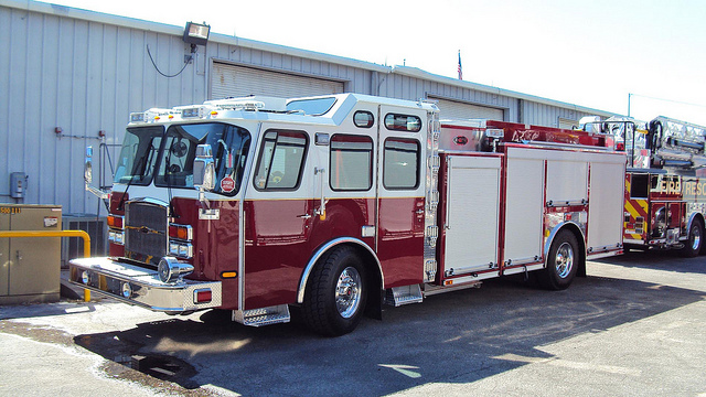 Unknown Fire pumper