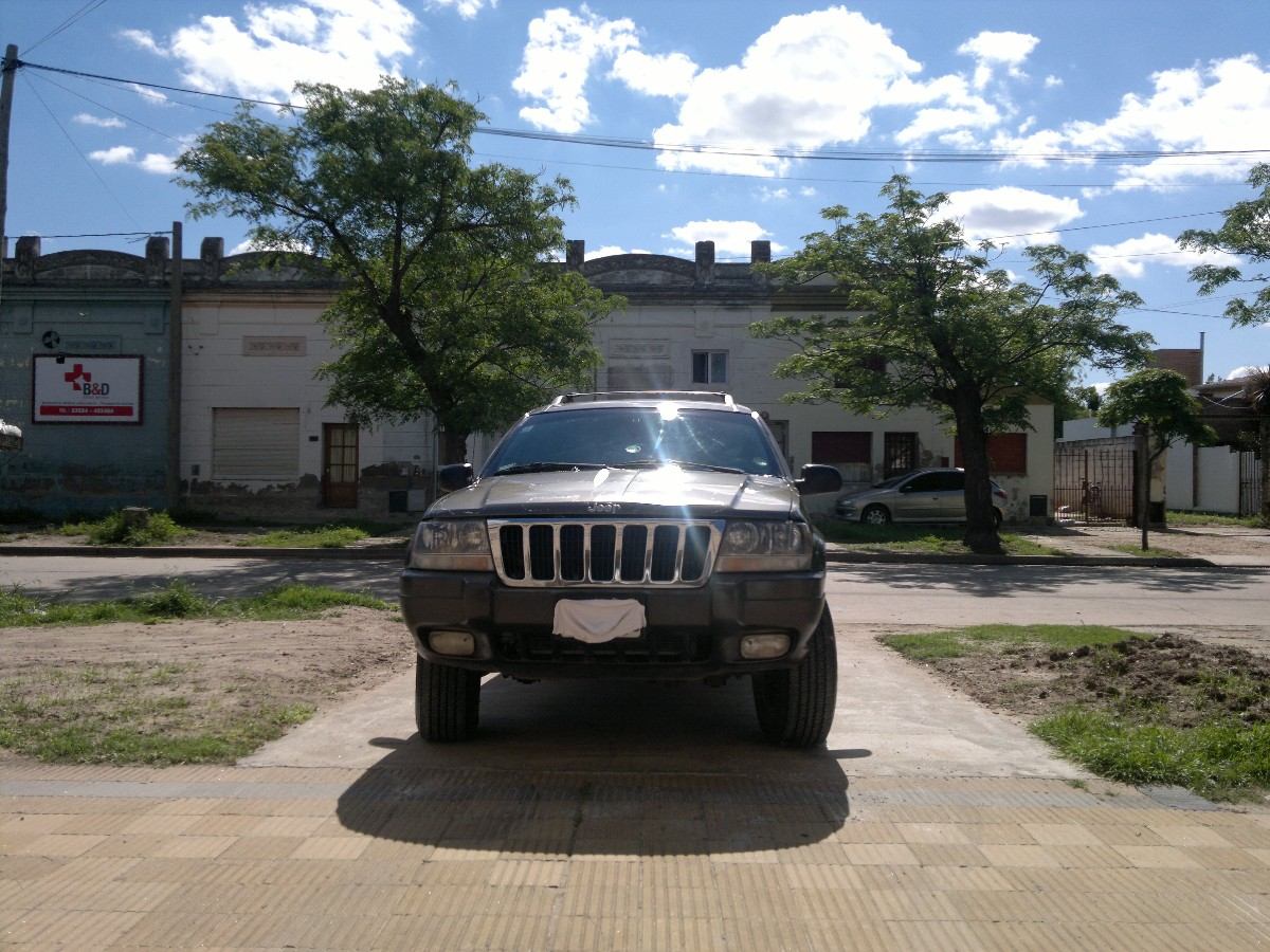 Jeep Grand Cherokee 40 Laredo