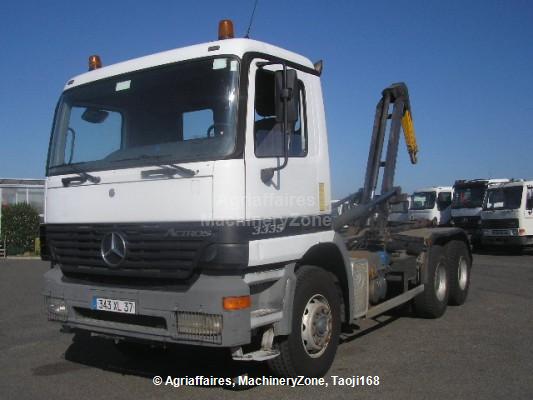 Mercedes-Benz Actros 3335