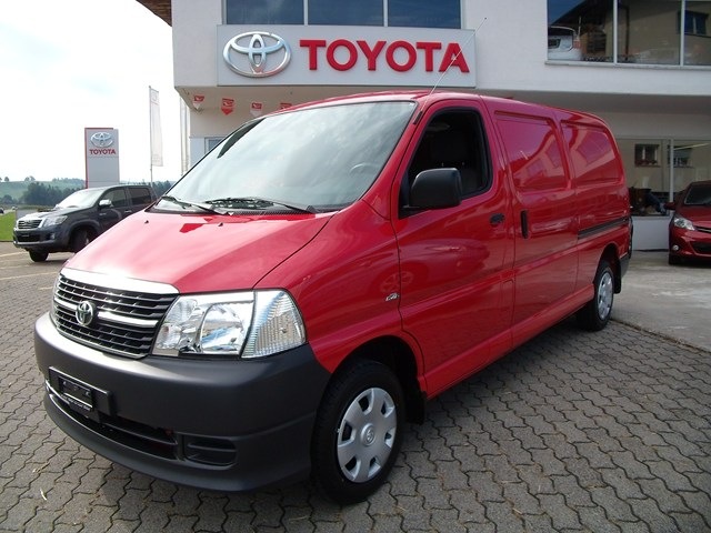 Toyota Hiace D-4D Van