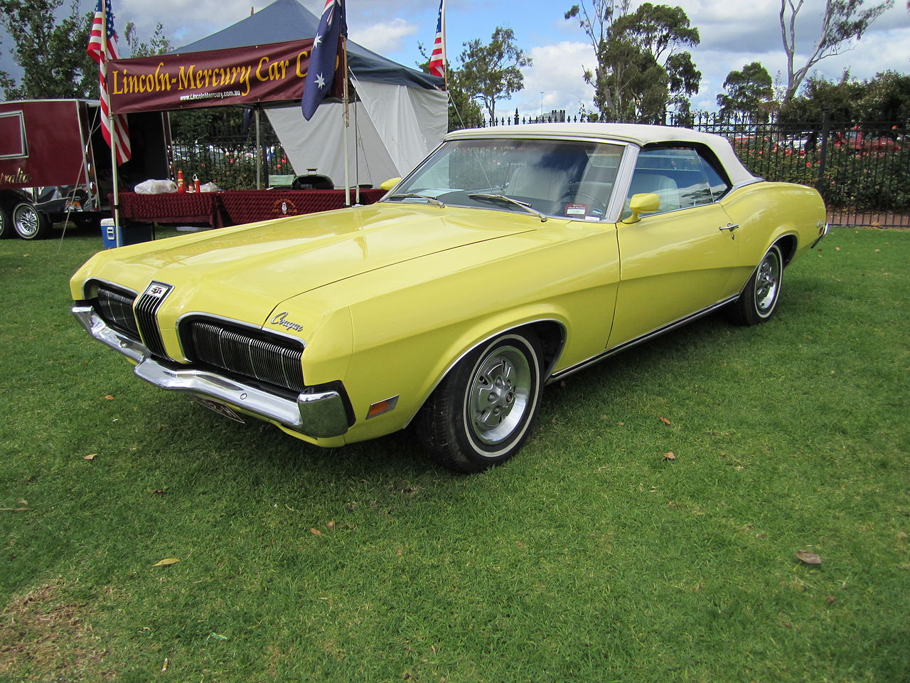 Mercury Cougar XR-7 convertible