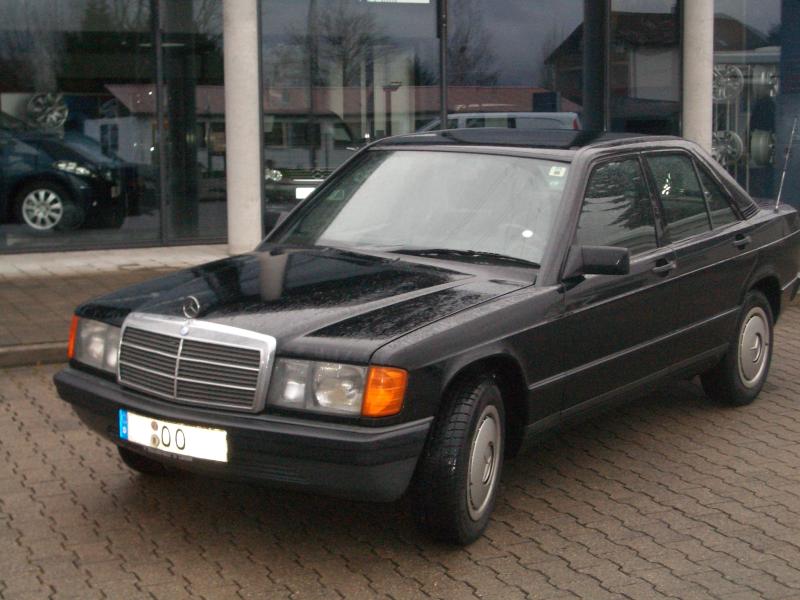 Mercedes-Benz 190D 25