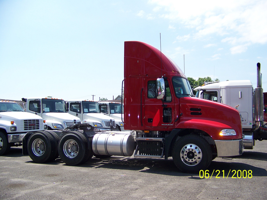 Mack CXU 613 Pinnacle