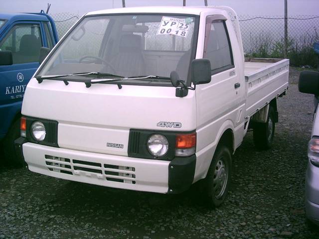 Nissan vanette van truck