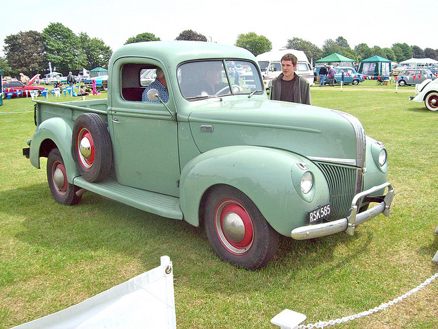 Ford V8-85 pickup