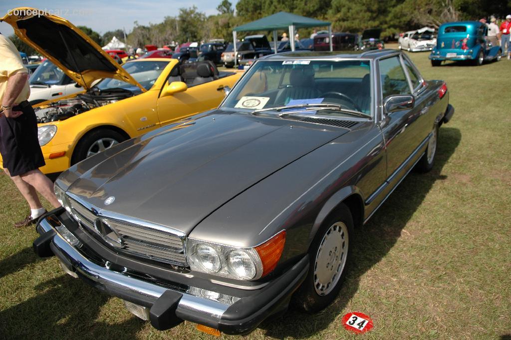 Mercedes-Benz 560 SL