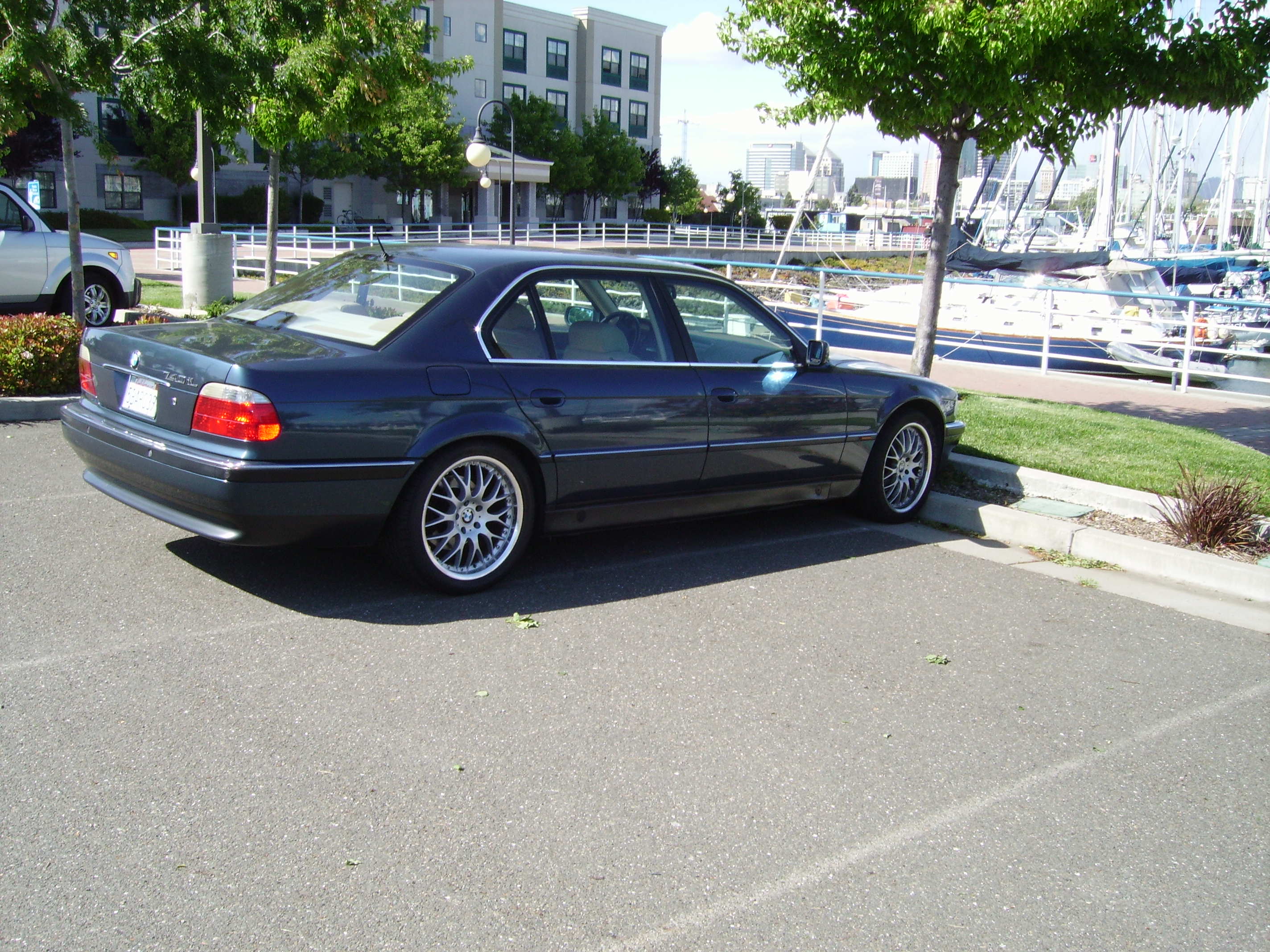 BMW 740iL