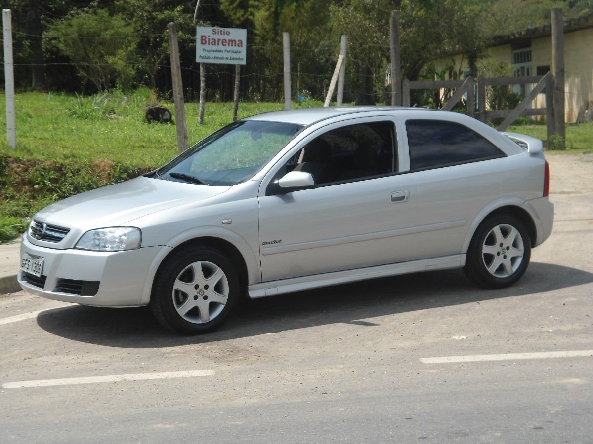 Chevrolet Astra Hatch 20