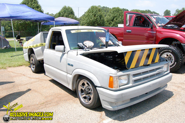 Mazda B2000 SE-5