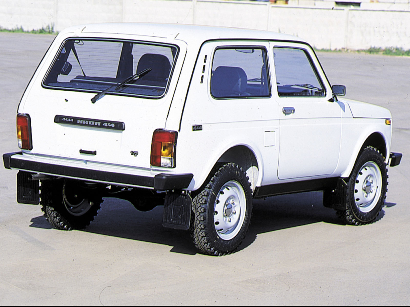 Lada 21210 Niva 16