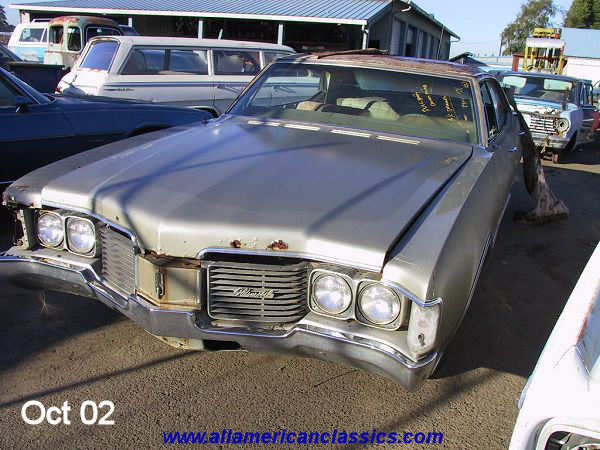 Oldsmobile Delta 88 Custom Holiday