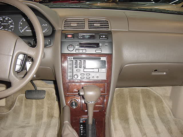 Nissan Maxima GXE