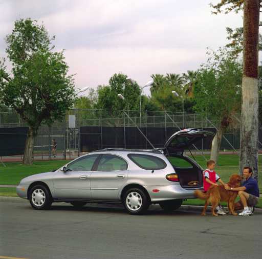 Ford Taurus GL 30 Wagon