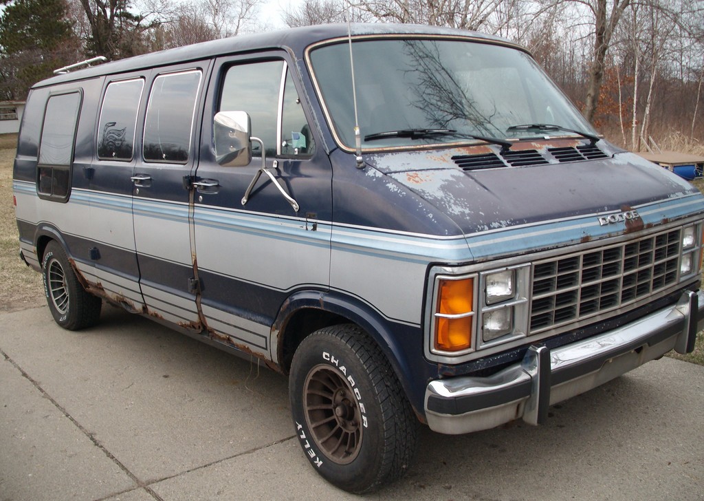 Dodge B-250 Ram van
