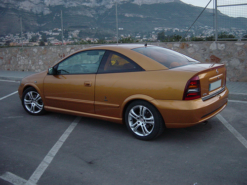 Opel Astra Coup