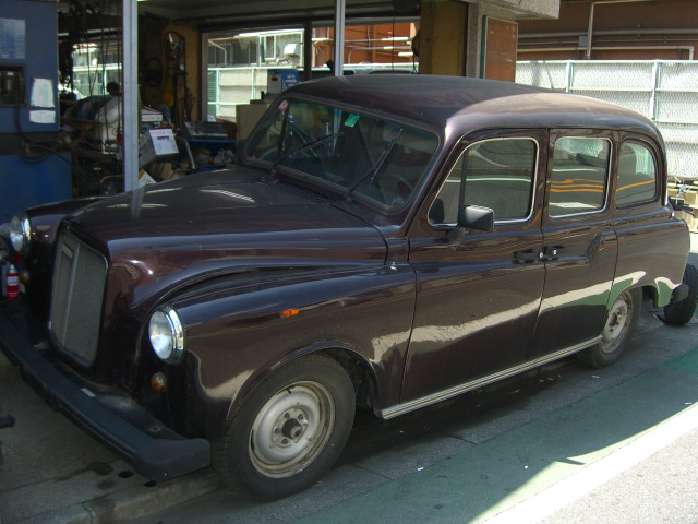 Carbodies London Taxi