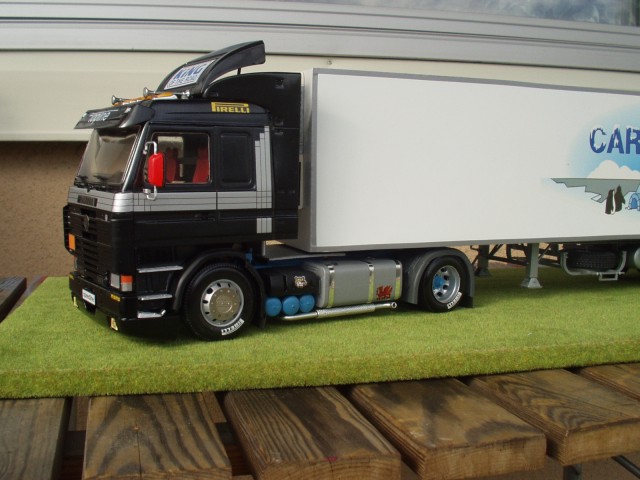 Scania R 143