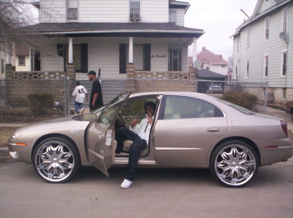 Oldsmobile Aurora 2003