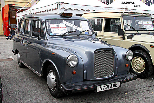 Carbodies London Taxi