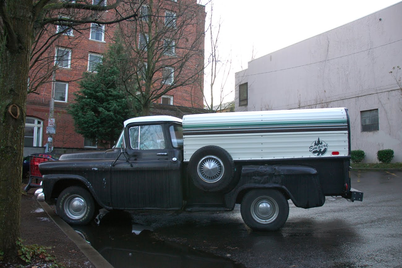 GMC Suburban 100