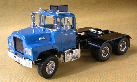 Mack DM600