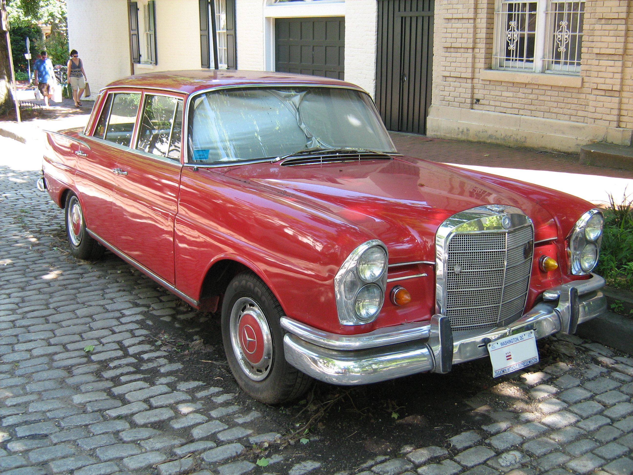 Mercedes-Benz 230 S