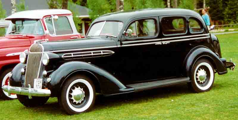 Chrysler 4-Door Sedan