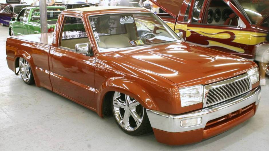 Mazda B2000