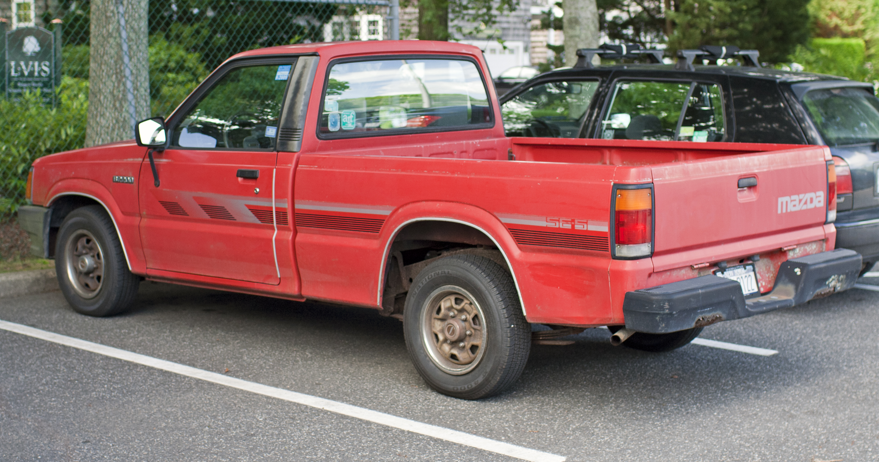 Mazda B-2200