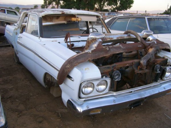 Ford Fairlane 500 4dr sedan