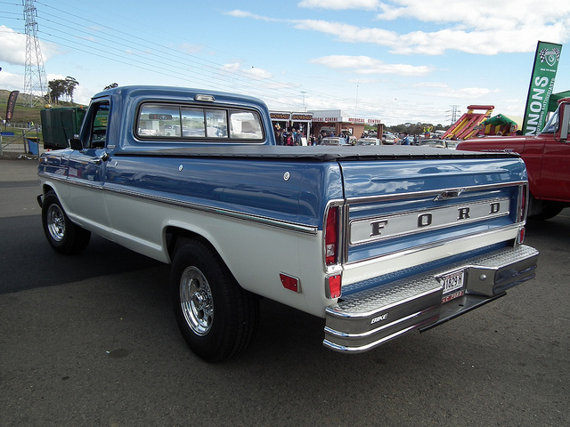 Ford F-250 Custom Cab