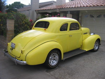 Oldsmobile 2-dr Coupe Oldsmobile 2-dr Coupe