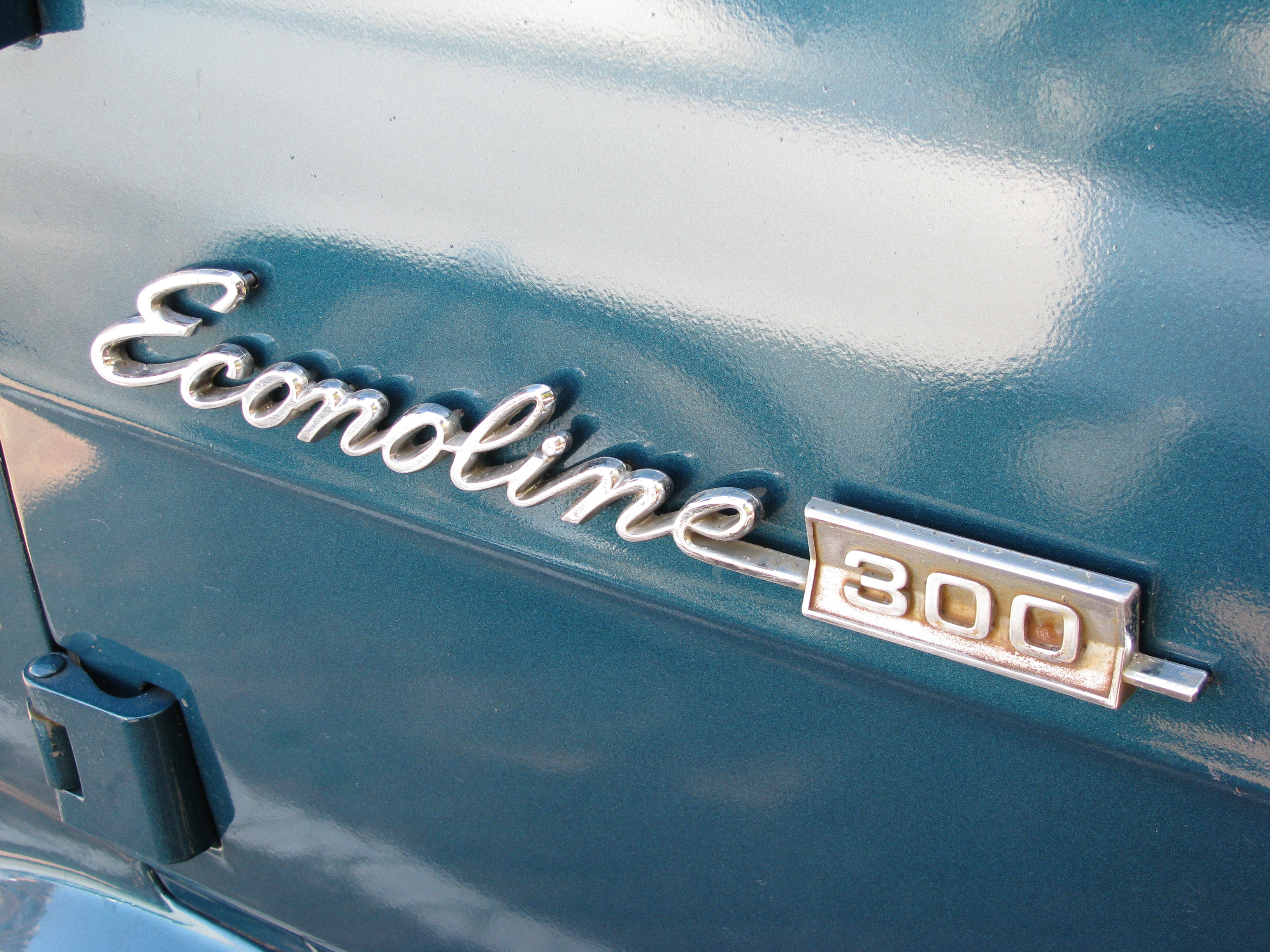 Ford E-350 Econoline 73