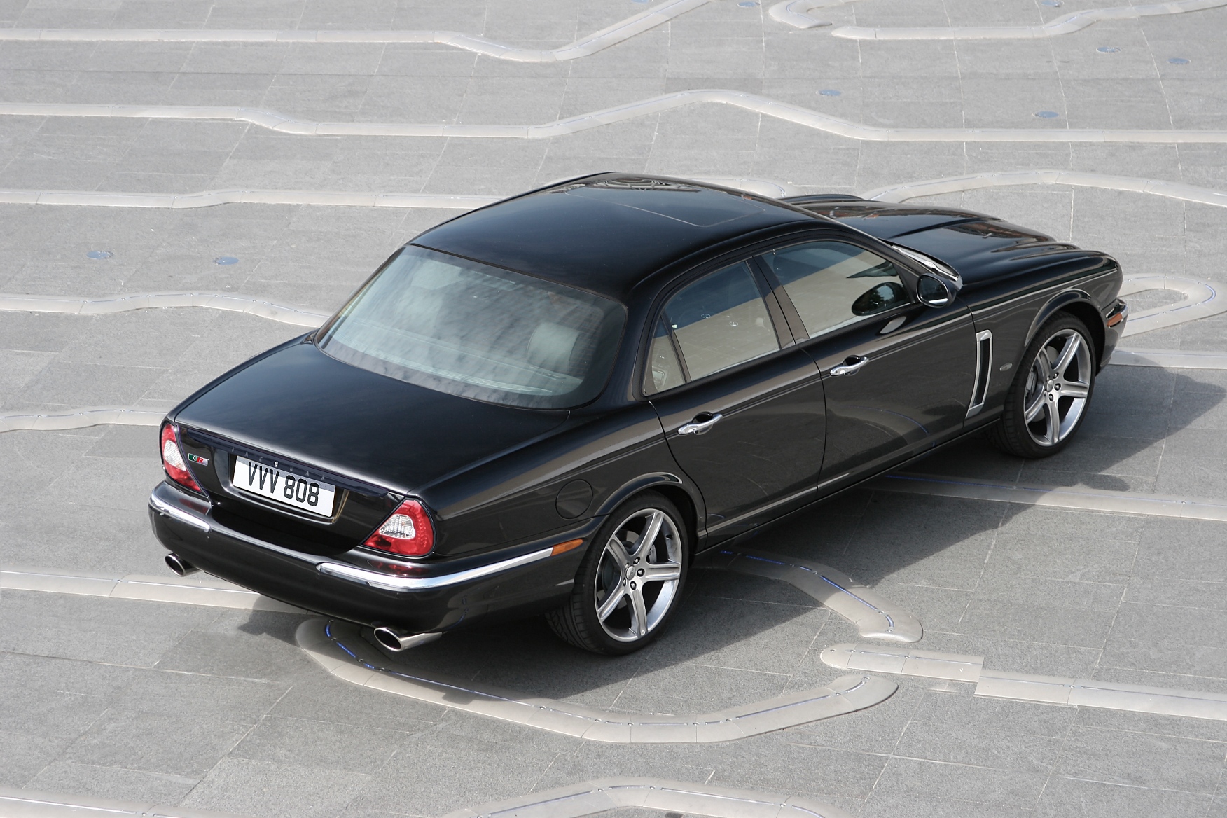 Jaguar XJR