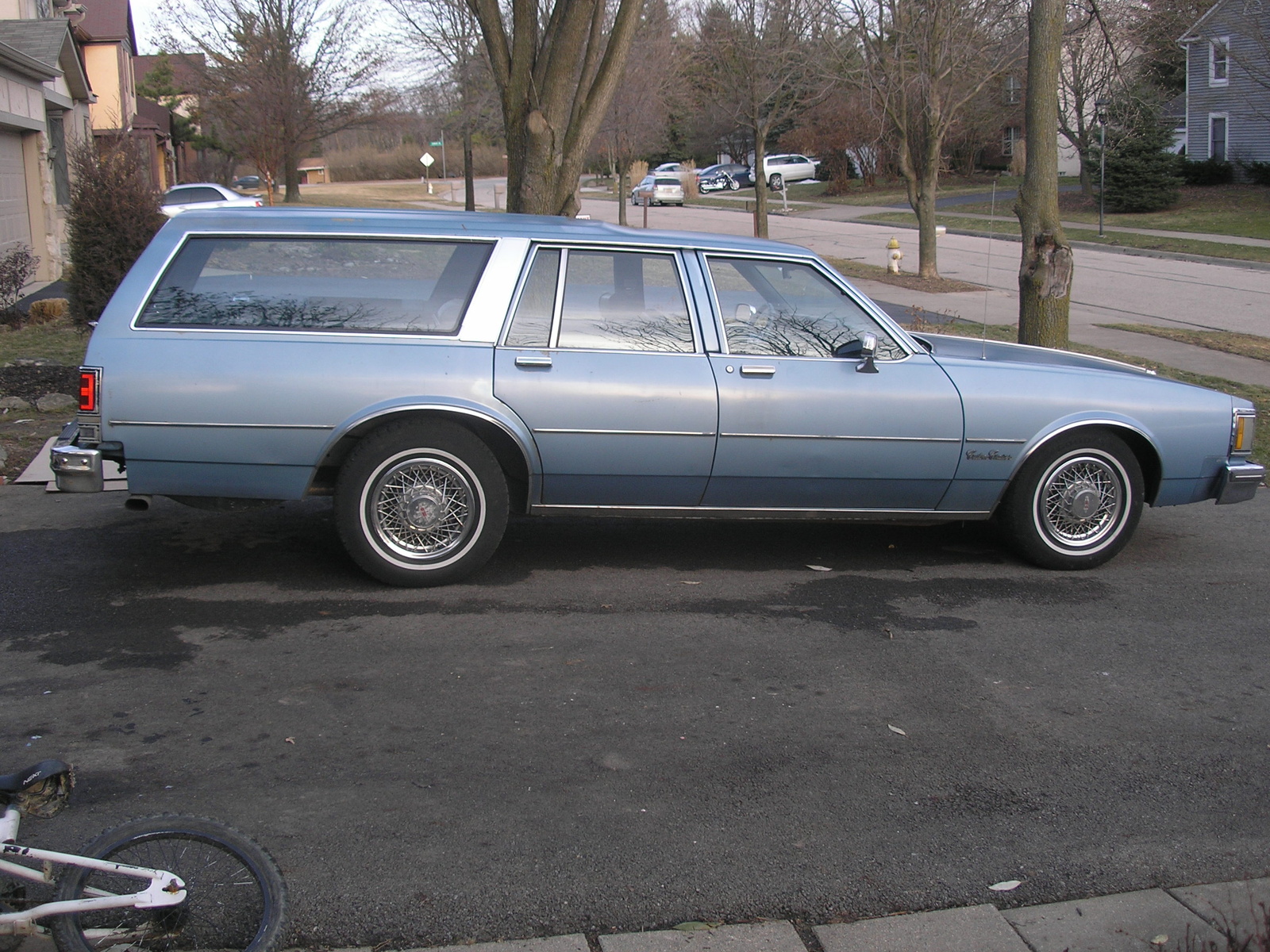 Oldsmobile Custom Cruiser wagon