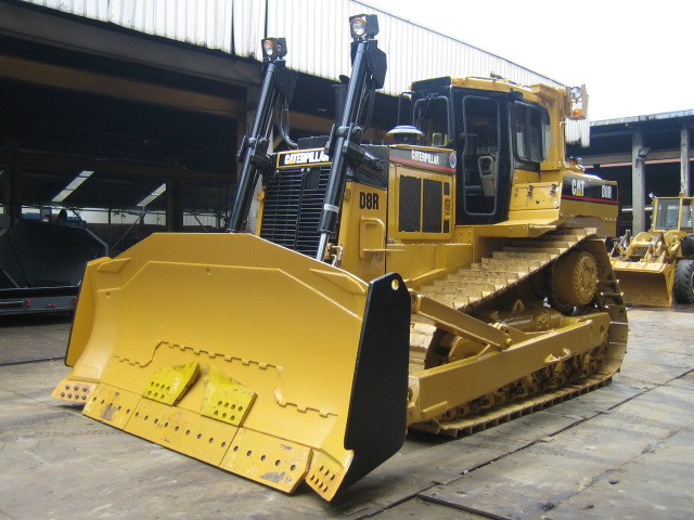 Caterpillar D8R