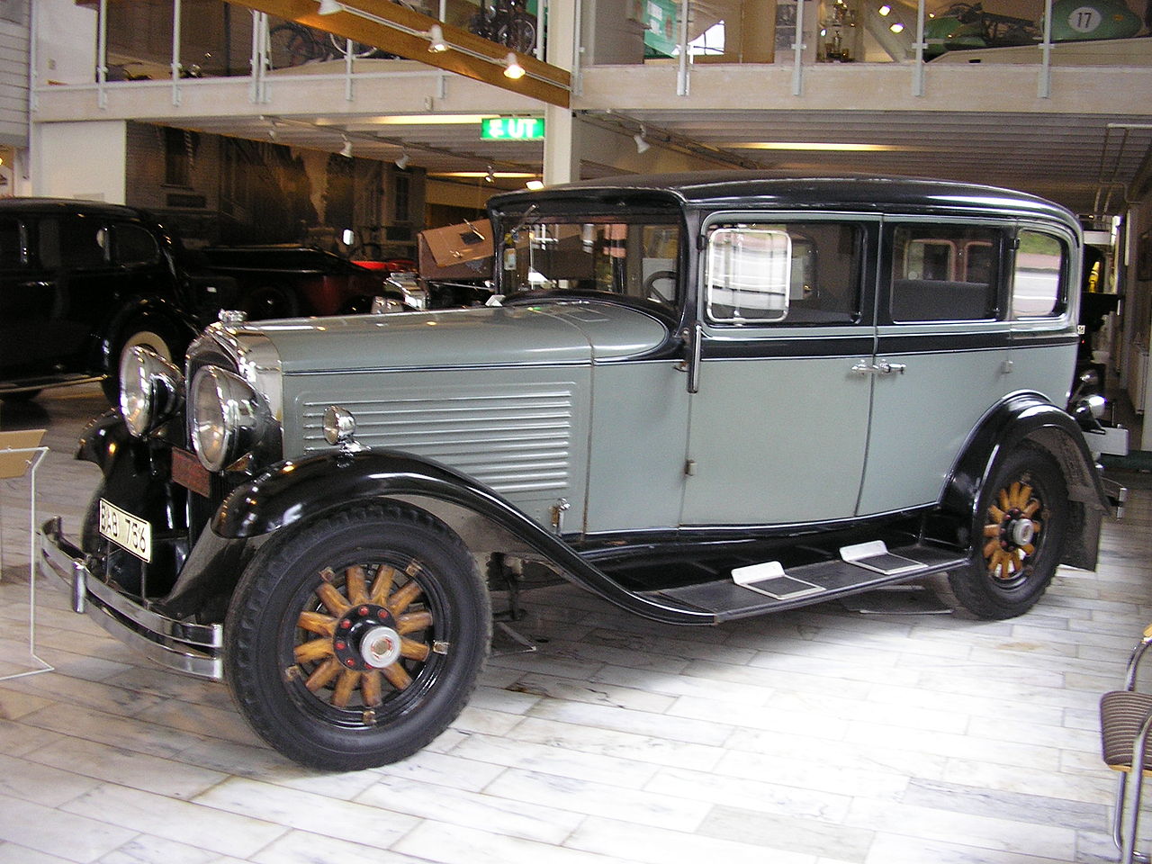 Marmon 8-69 Hayes sedan