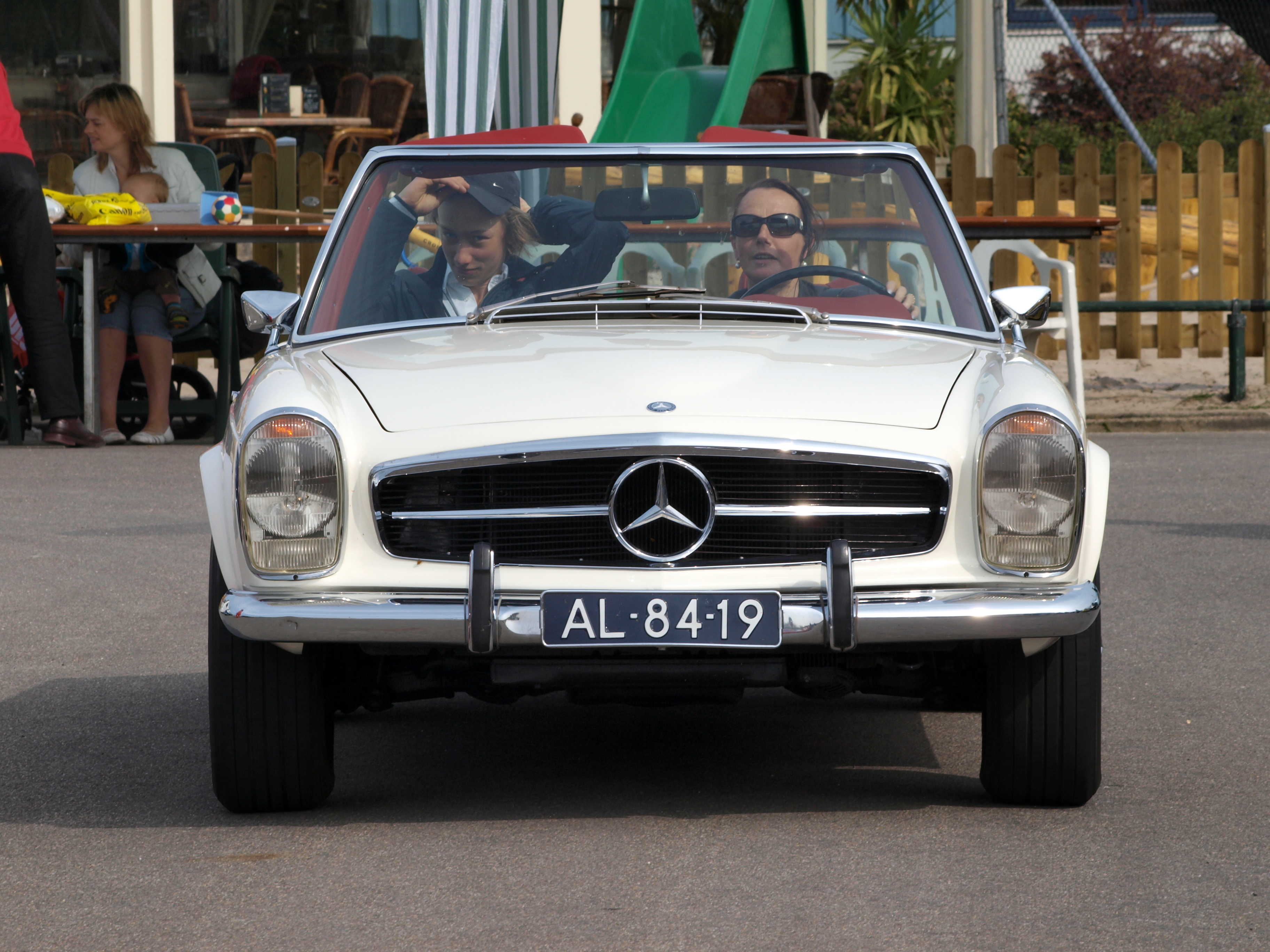 Mercedes-Benz 280 SL AUTOMATIC