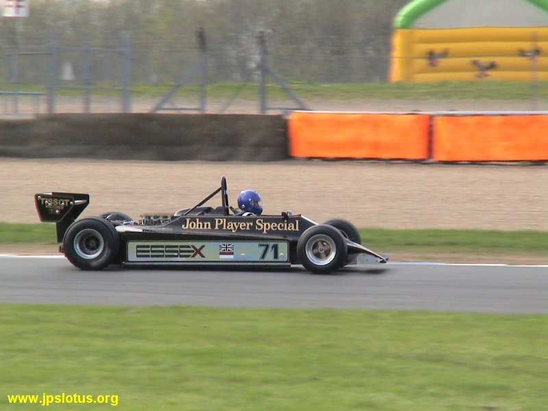 Lotus 81