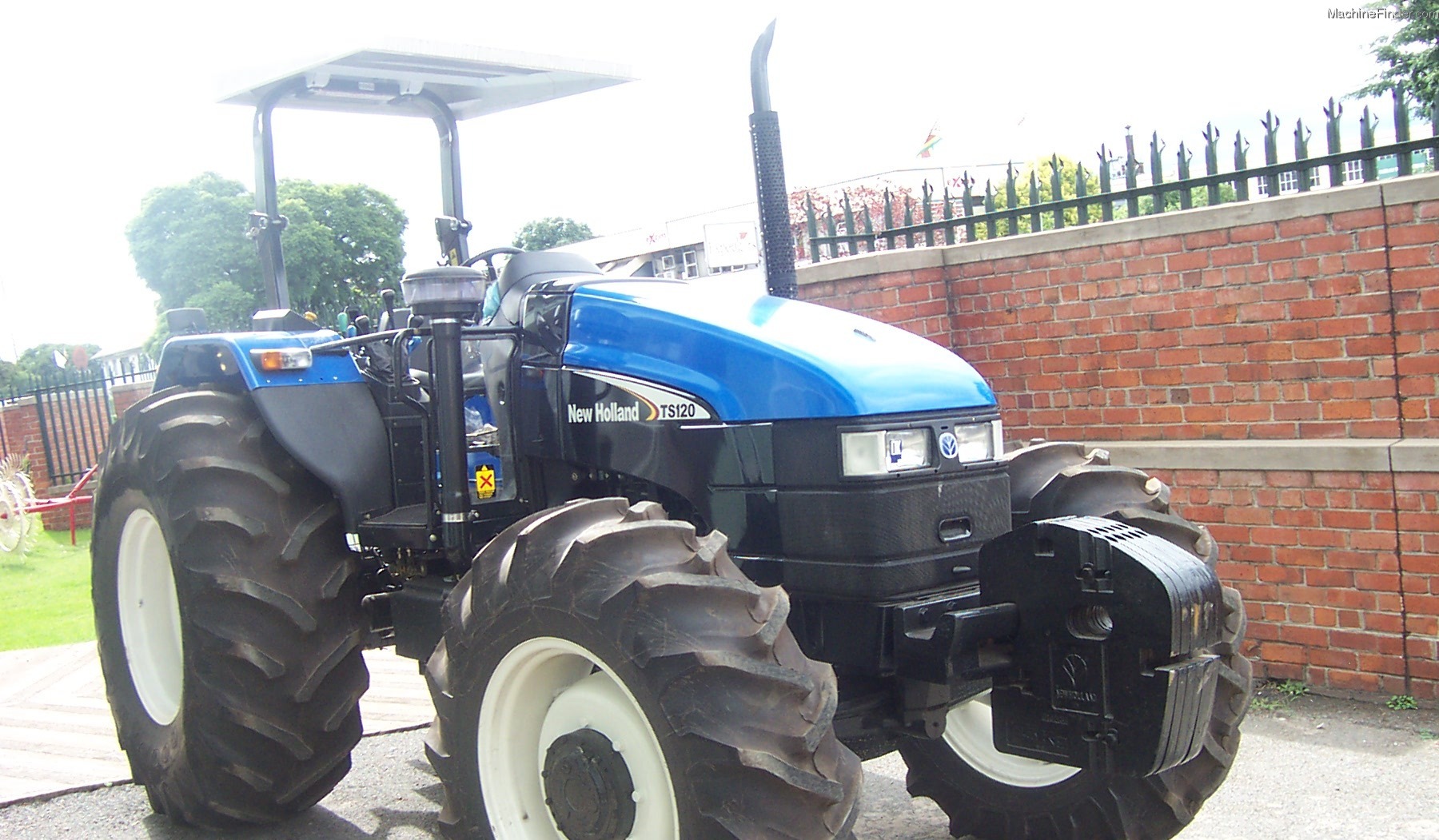 New Holland TS 120