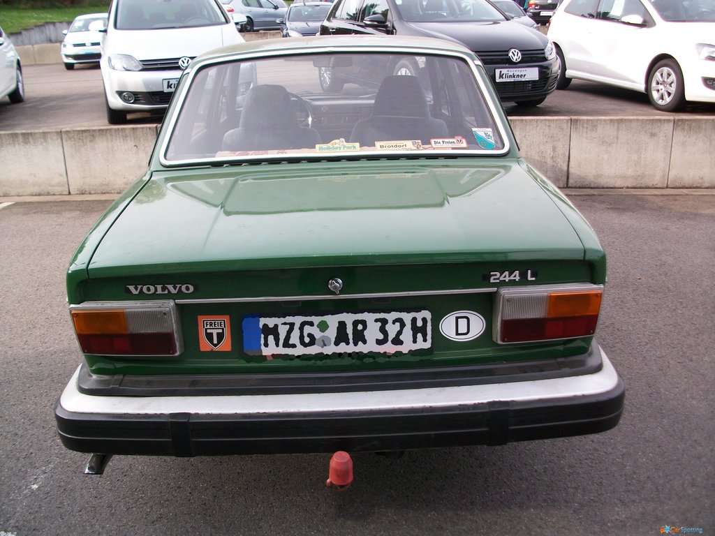 Volvo 244L