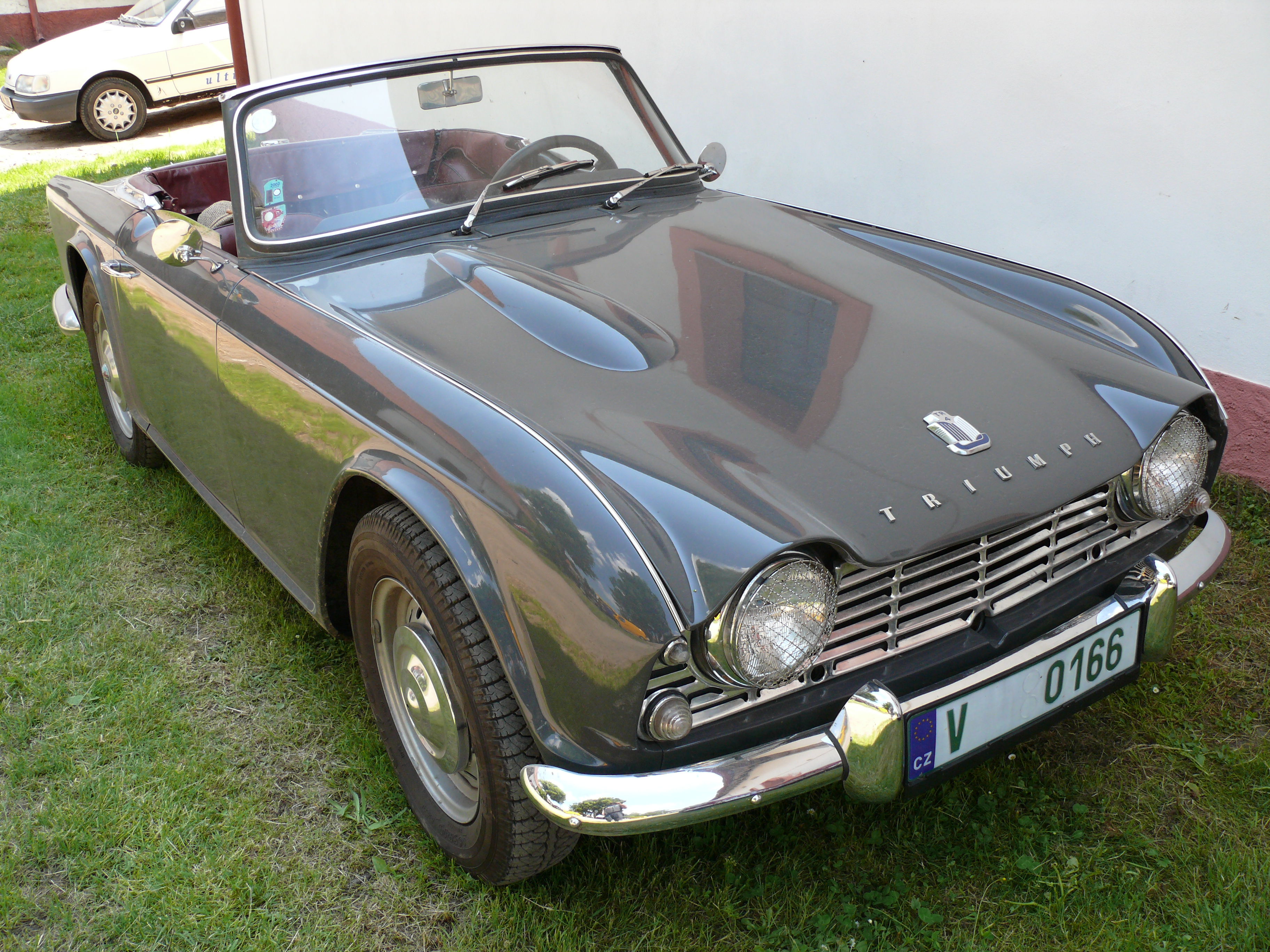 Triumph TR 4