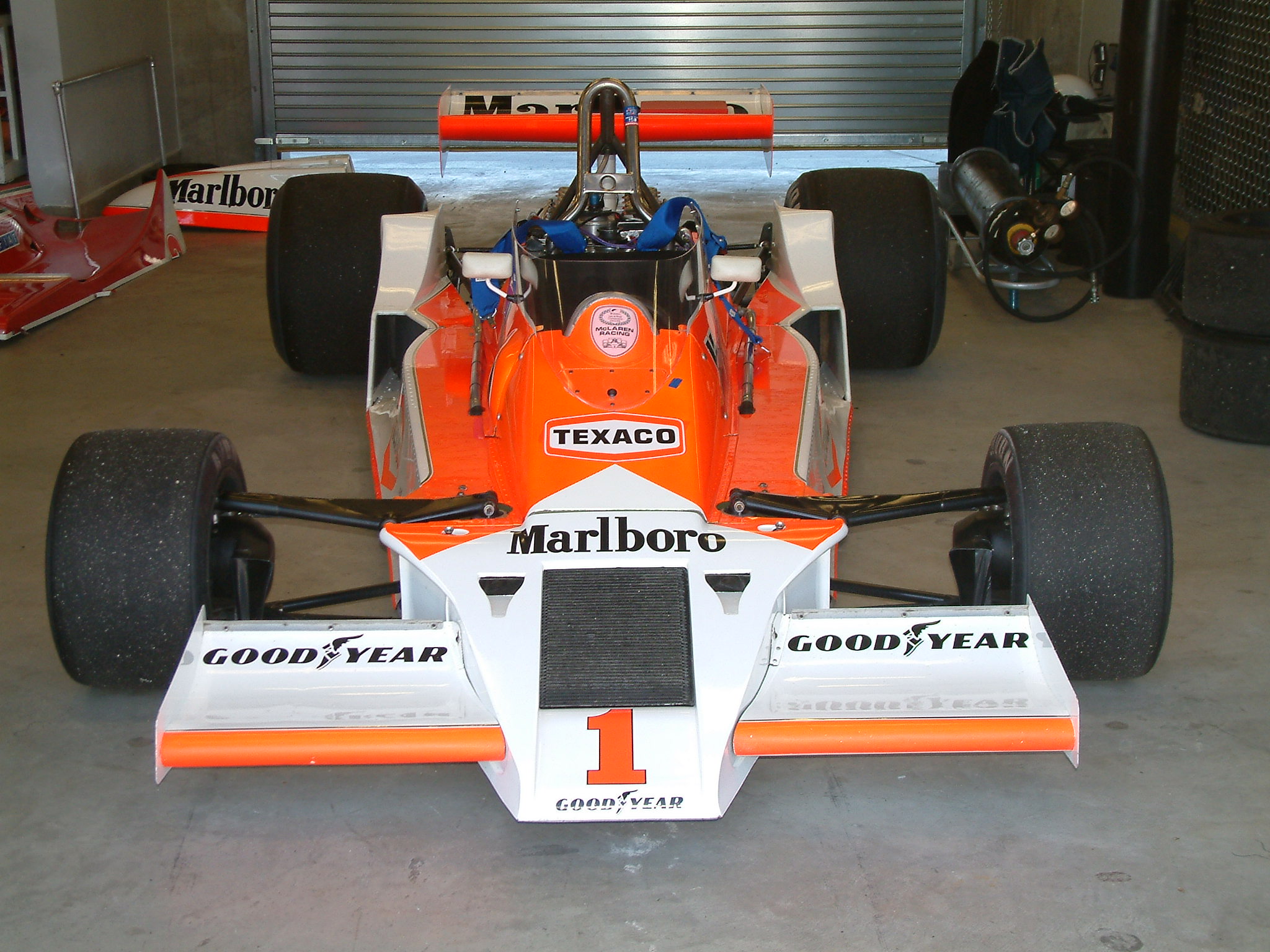 McLaren M26