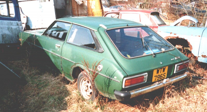 Nissan Sunny 15 DX Liftback