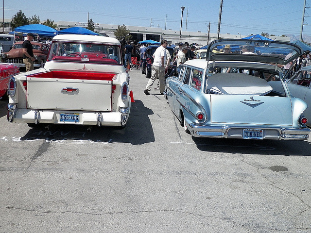 Chevrolet 3124 Cameo Carrier