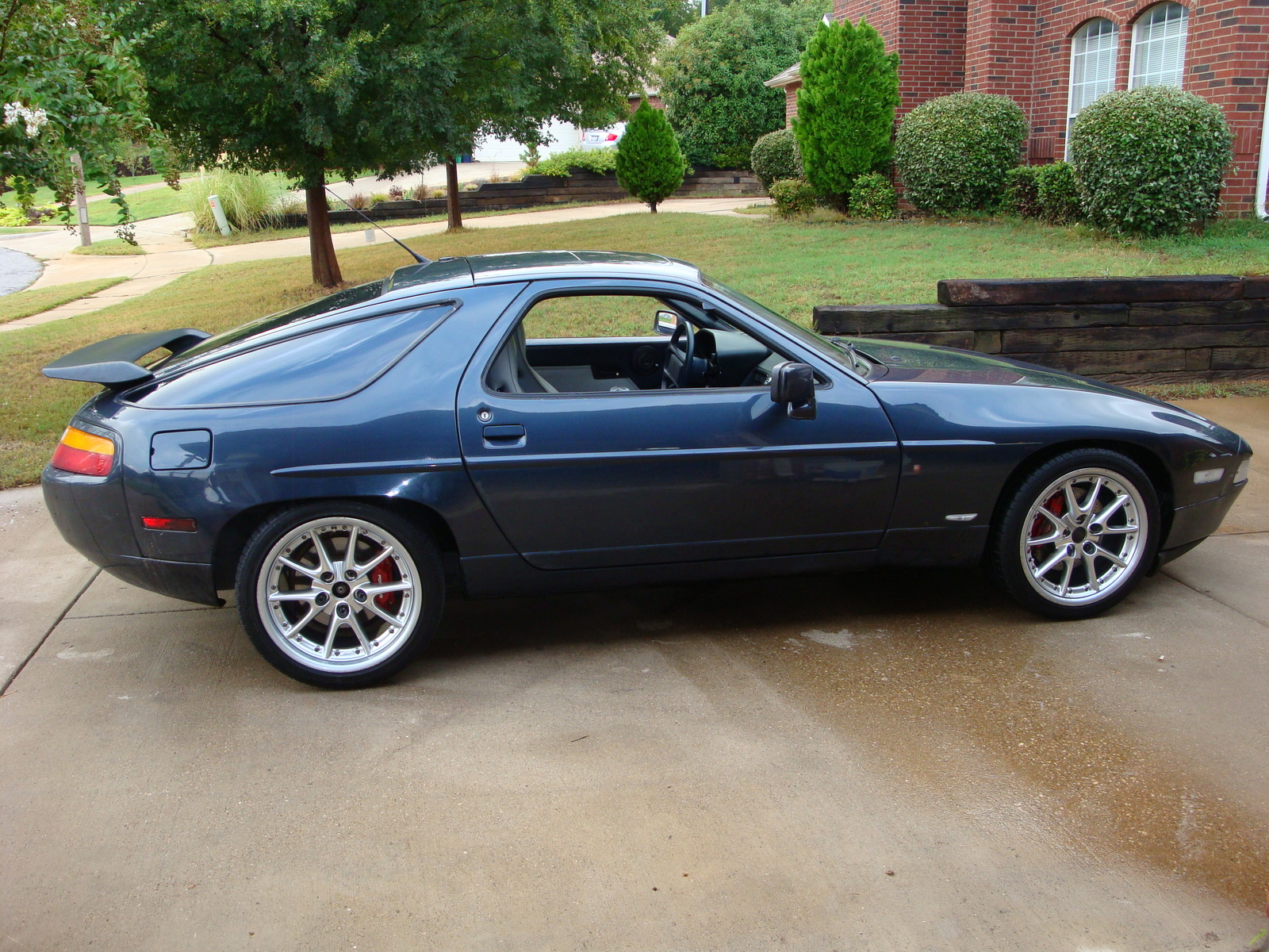 Porsche 928