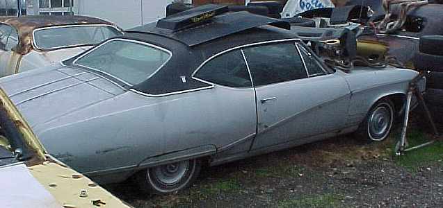 Buick Skylark Custom HT sedan