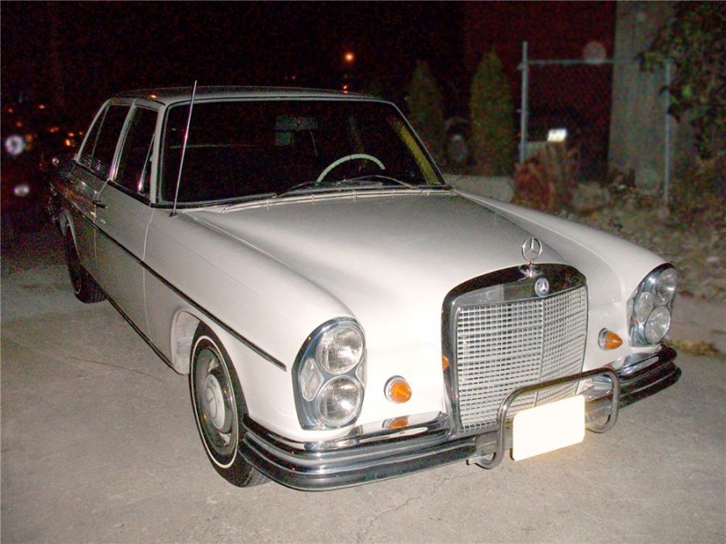 Mercedes-Benz 250 S Sedan