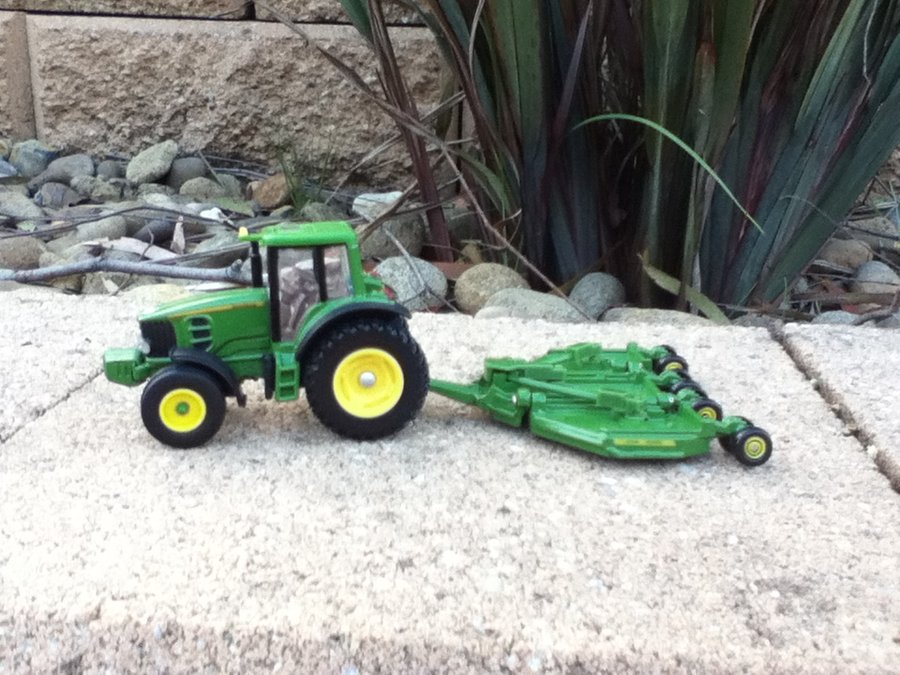 John Deere Tractormower