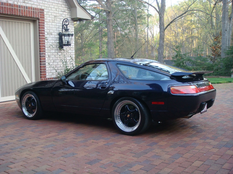 Porsche 928 GTS